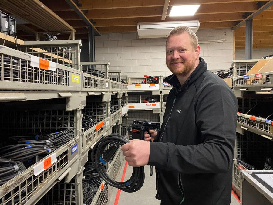 Thiadrik, Warehouse manager at MHB